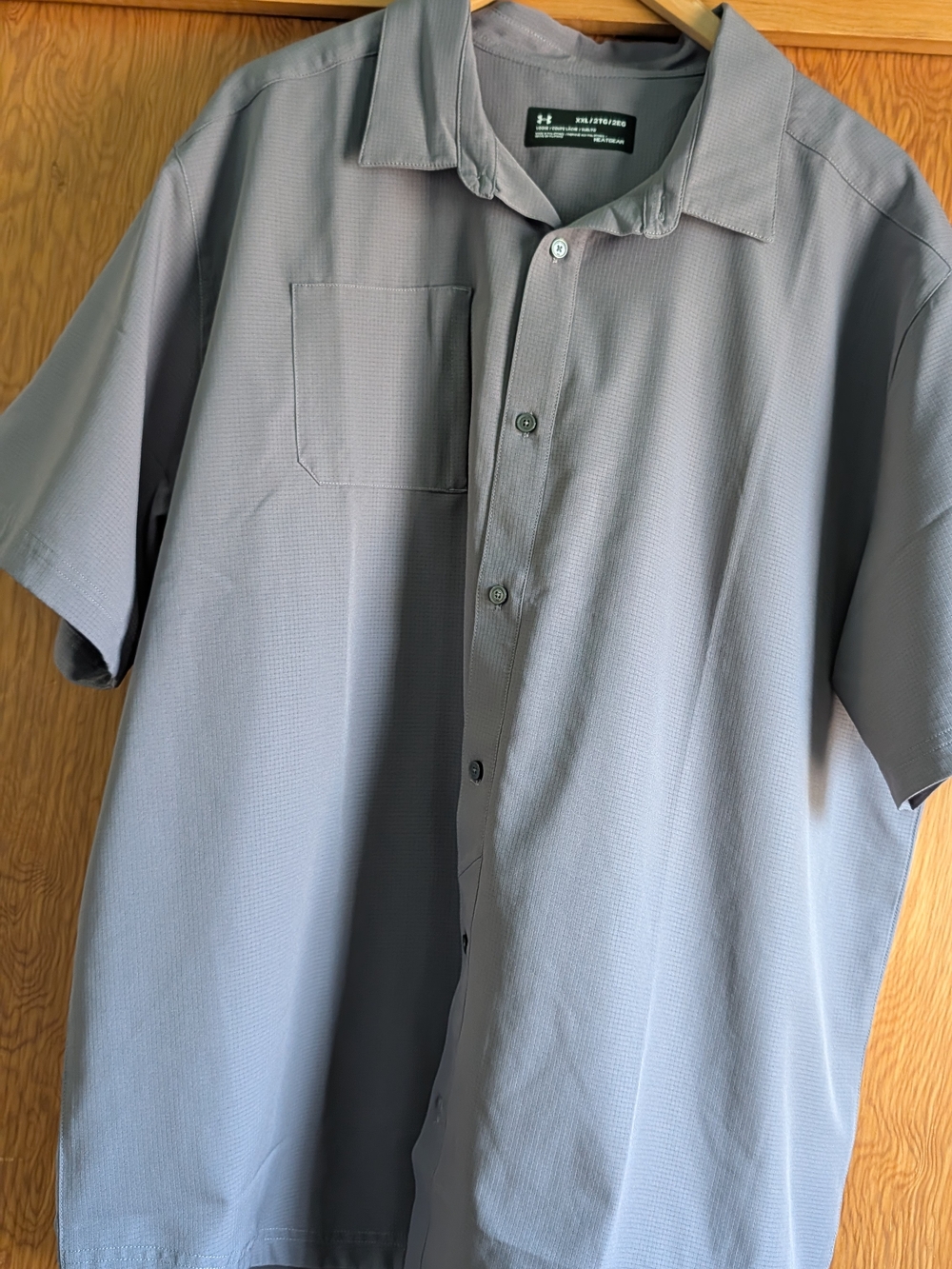 Under Armour Men's Performance Light Gray Short Sleeve Shirt